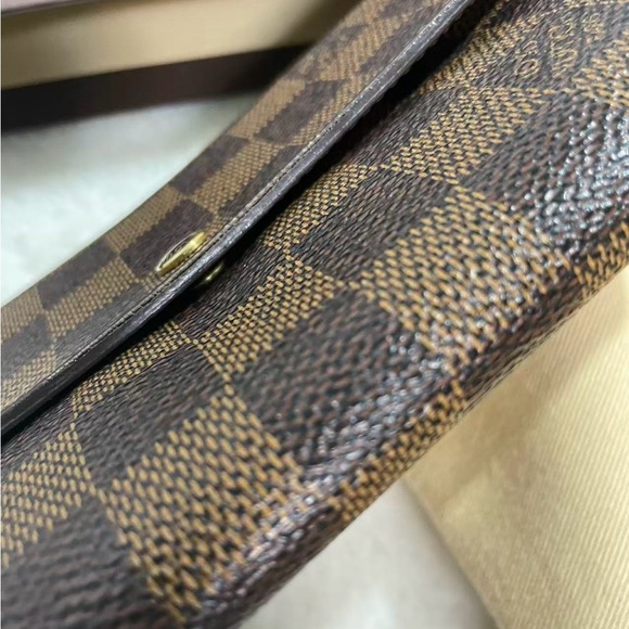 100% Authentic. Louis Vuitton Brown Checkered Wallet - Picture 15 of 16